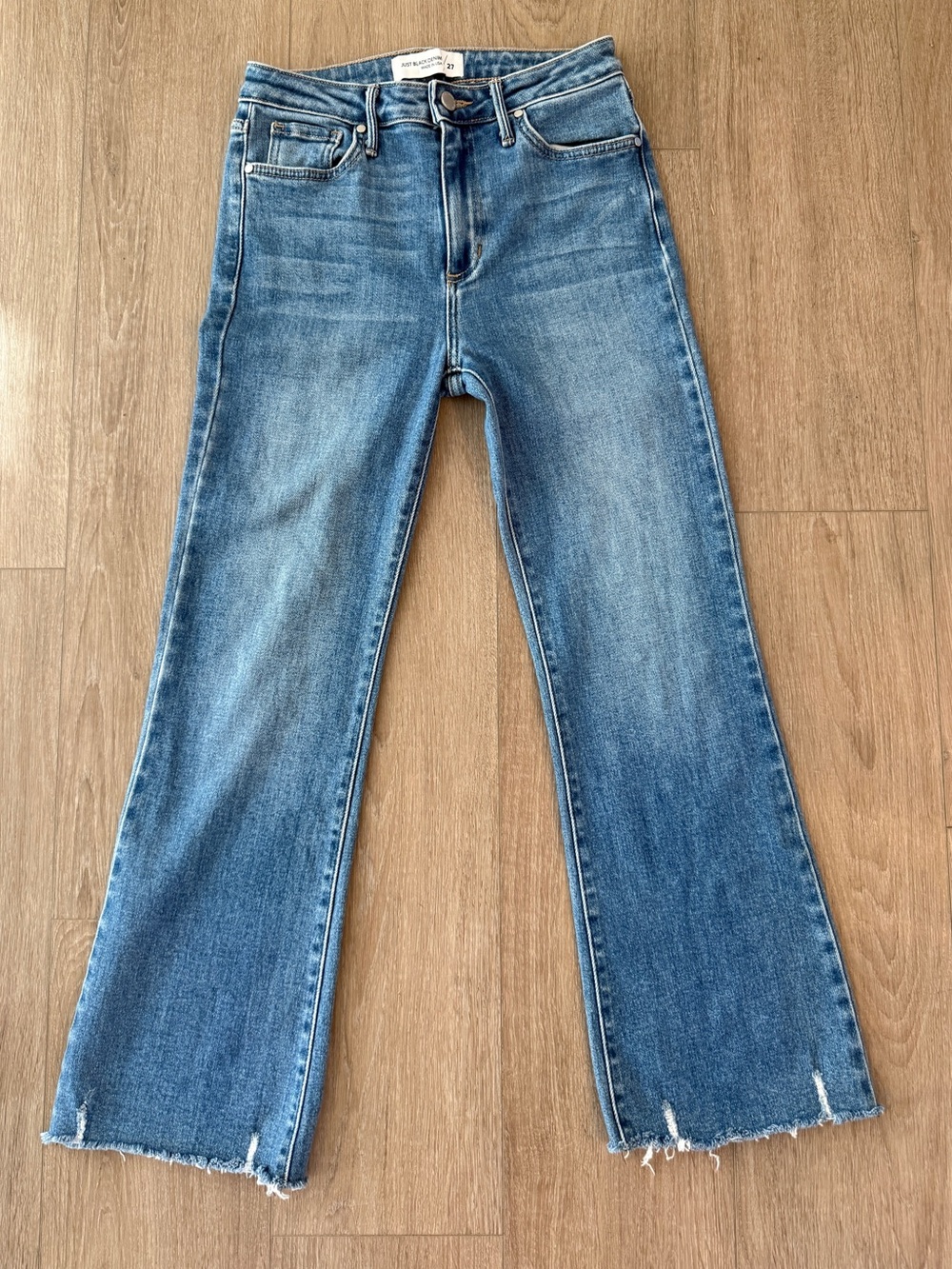 Just Black Denim | The Frayed Crop Flare Jeans | Medium Wash | 27